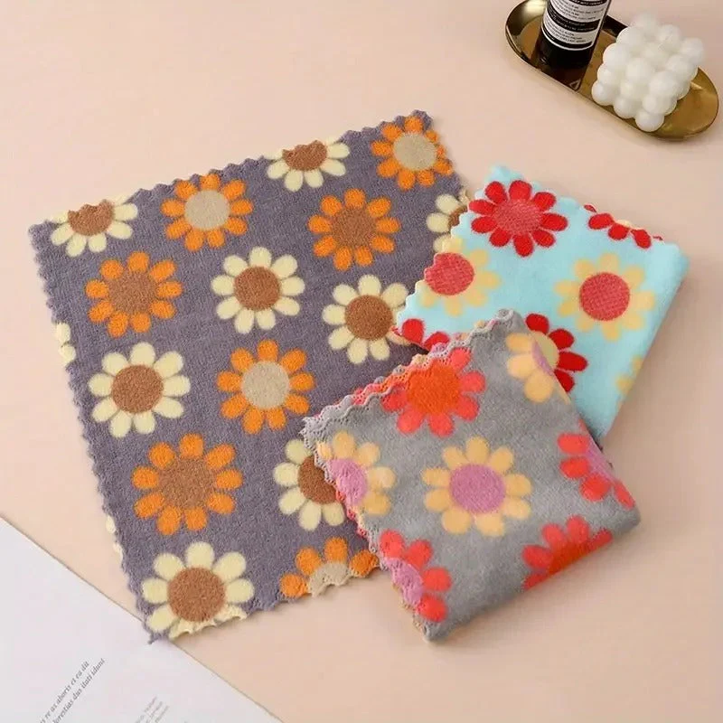 5PCs Soft Water Absorbent Cleaning Cloth (Random Print) - Image 5
