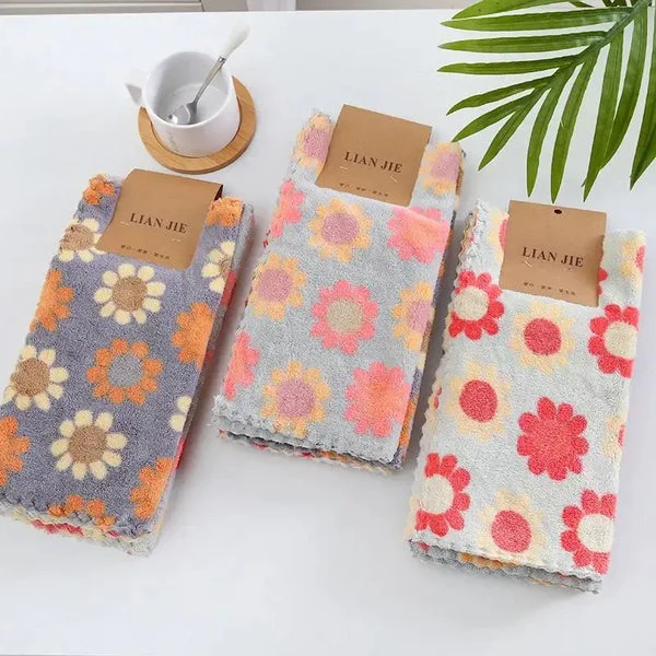 5PCs Soft Water Absorbent Cleaning Cloth (Random Print) - Image 6