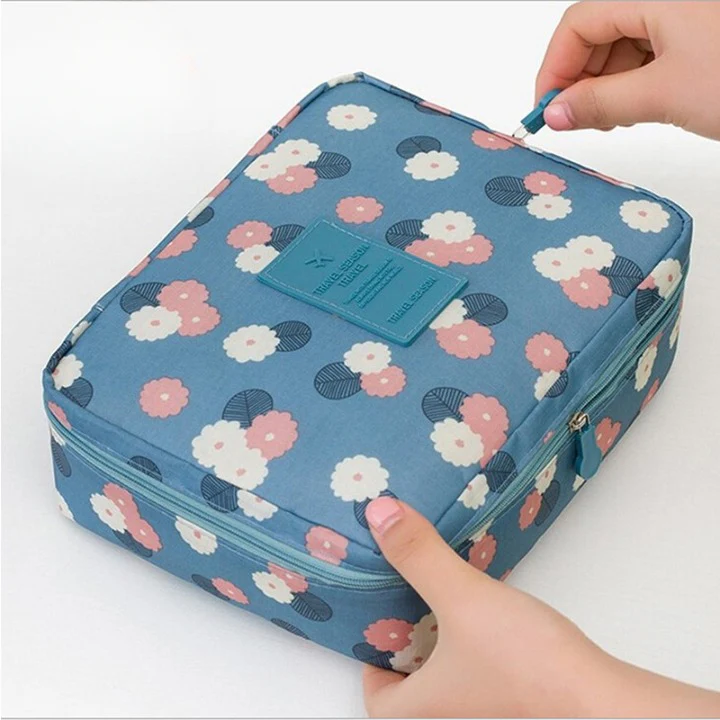 Large Capacity Portable Cosmetic Bag - Image 4