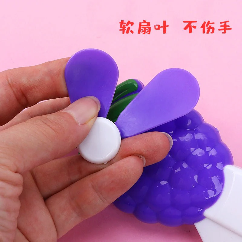 Portable Non-Electronic Mini Fan - Image 4