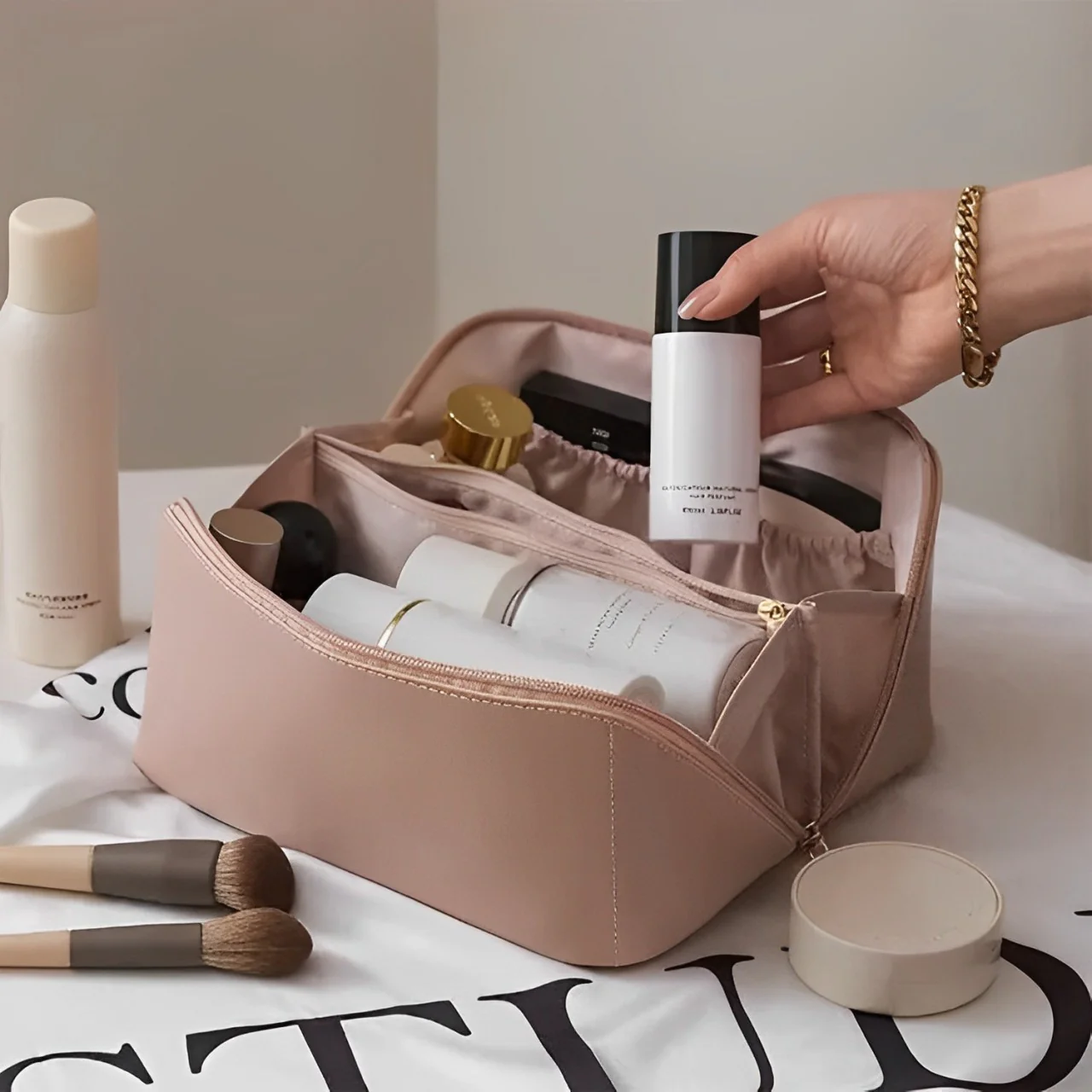 Portable Travel Cosmetic Storage Bag - Image 2