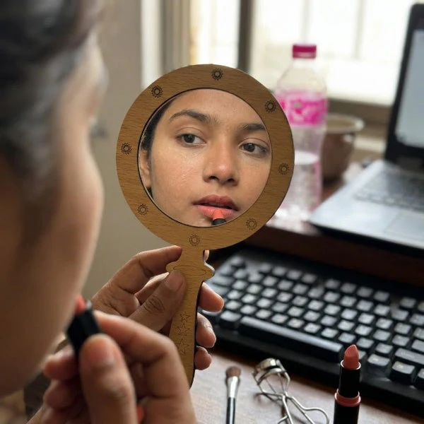 Portable Elegant Wooden Hand Mirror - Image 2