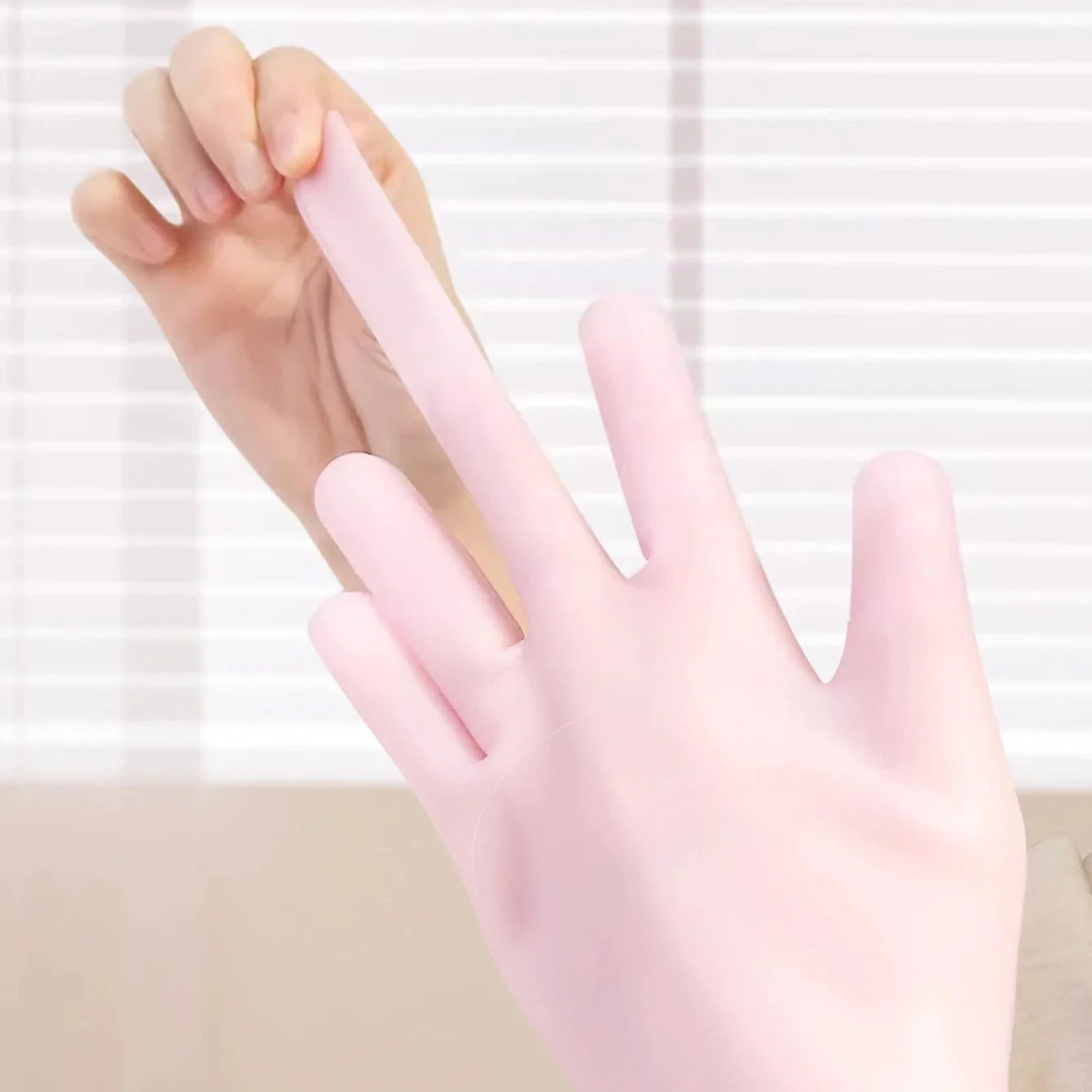 Silicone Hand Moisturizing Lotion Gloves - Image 3