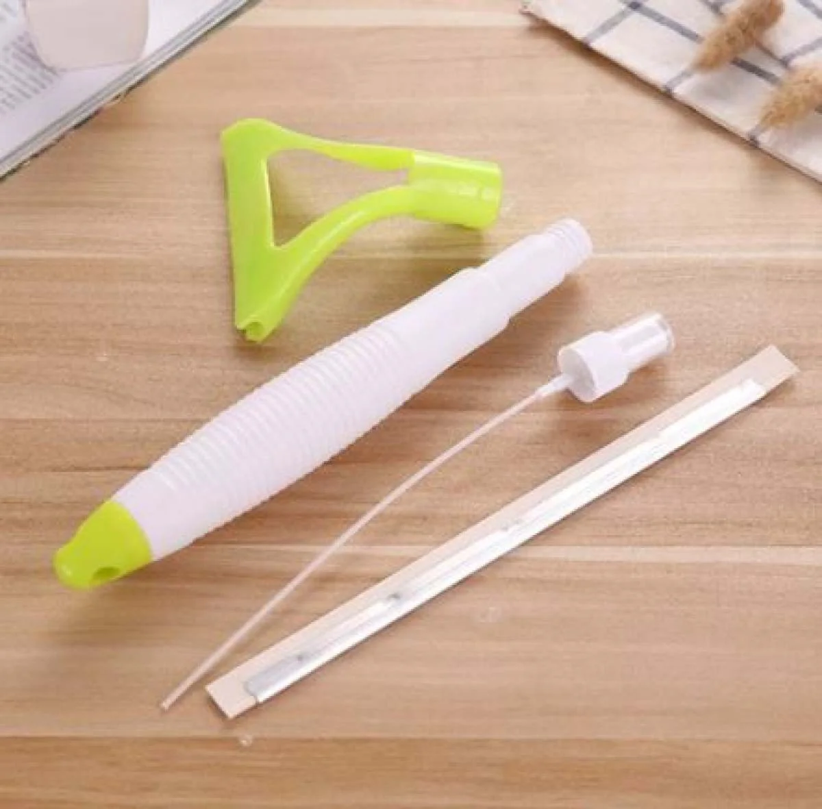 Wiper With Spray Bottle - Image 2